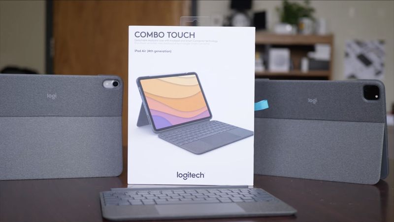 A photo showing packaging of Logitech