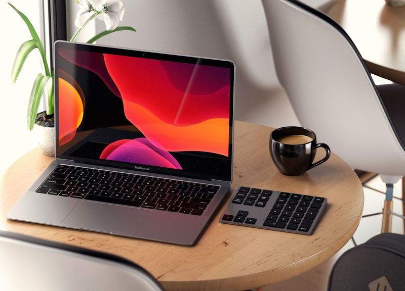 Satechi Bluetooth Extended Keypad, pair to MacBook Pro