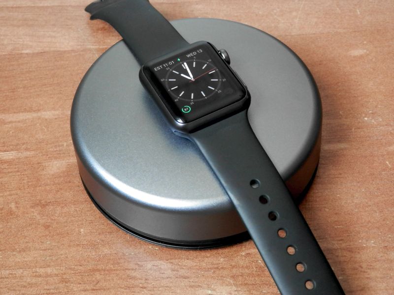 Nomad-Pod-Pro-Apple-Watch