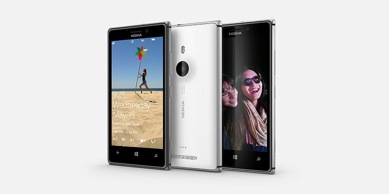 Nokia Lumia 925 (three up, front, right angled)