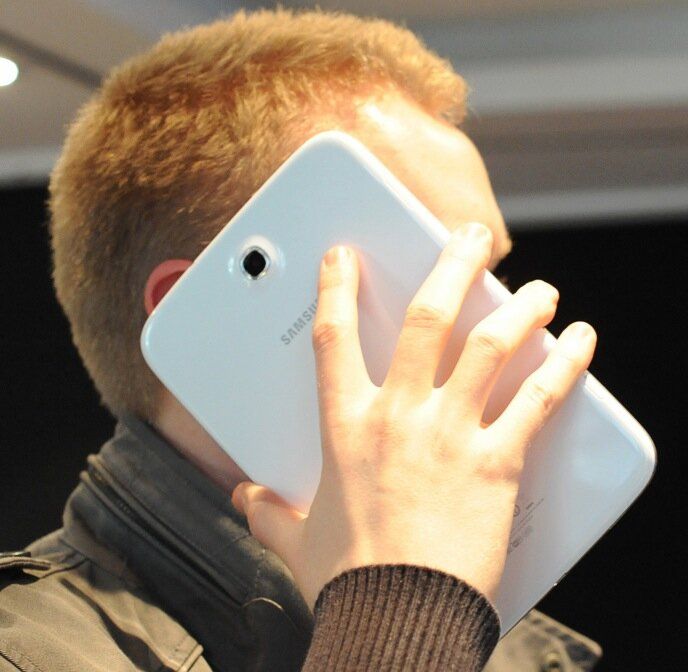 Making phone call on Samsung Galaxy Note 8