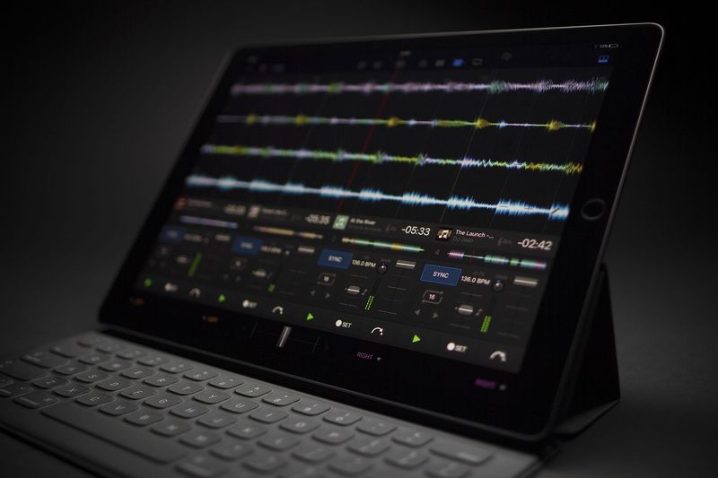 djay Pro 1.0 for iOS teaser 003