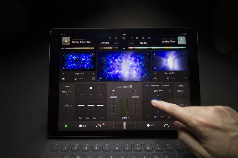 djay Pro 1.0 for iOS teaser 002