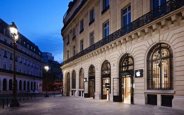 Apple Store (France, Paris, Opera exterior 001)