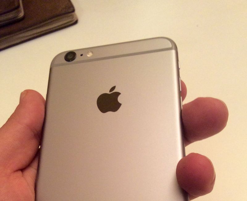 iPhone 6 Plus (hand 001)