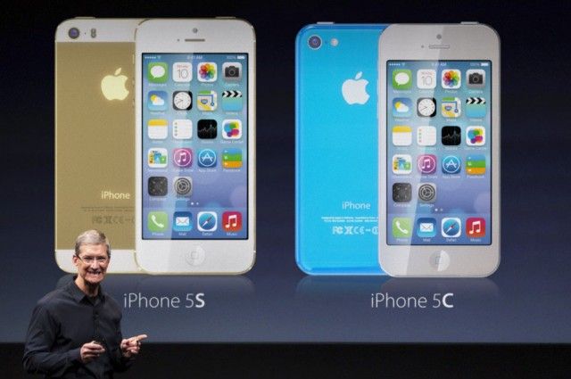 iPhone 5C introduction (Martin Hajek 001)