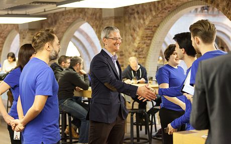 Tim Cook visits Covent Garden Apple store