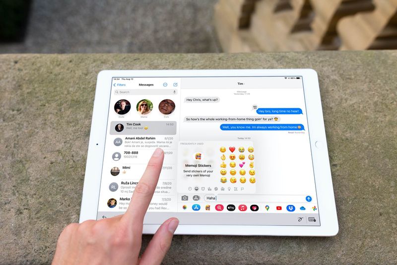 iPad emoji popover keyboard - hero image