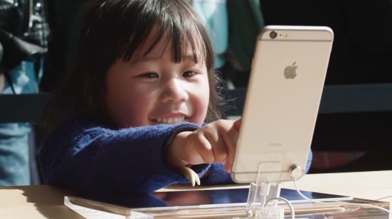 Apple Store West Lake China iPhone kid 001
