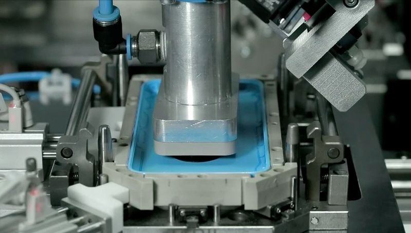 iPhone 5c (Manufacturing 001)