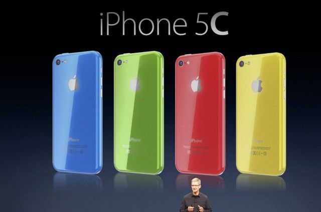 Tim Cook unveils iPhone 5C (Martin Hajek 002)