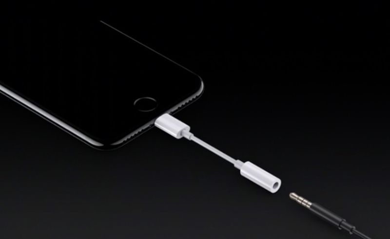 Adaptateur iPhone 7 dans la boîte