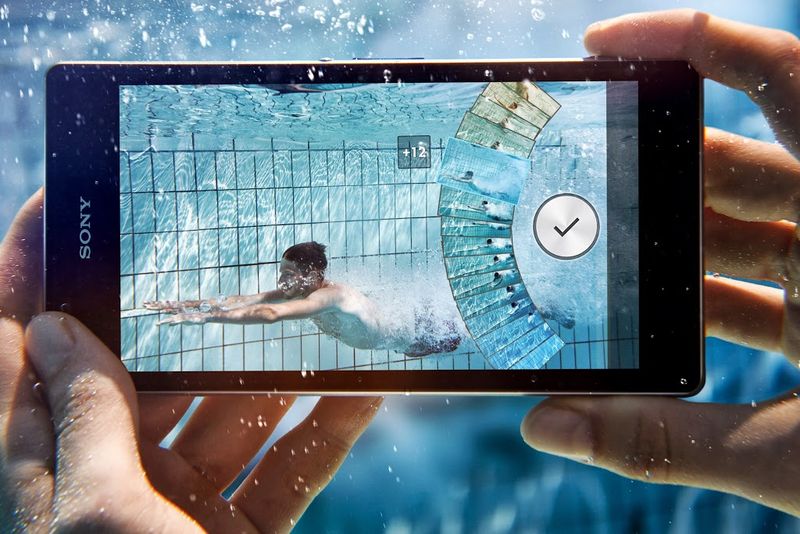 Sony Xperia Z1 (lifestyle 002)