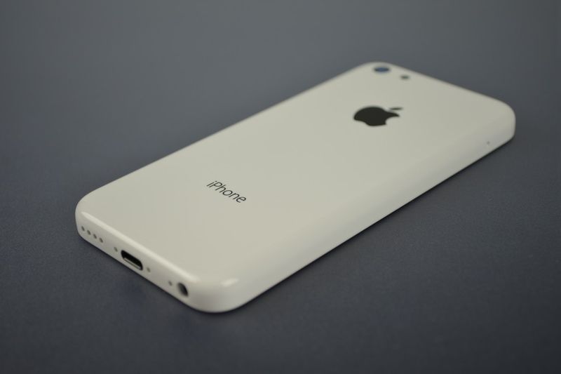 iPhone 5C (white, Sonny Dickson 002)