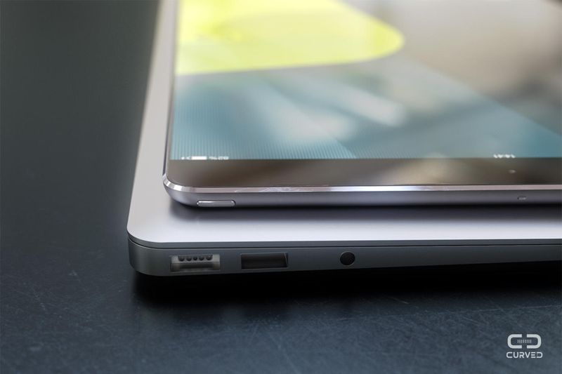 iPad Pro mockup (Curved.de 007)