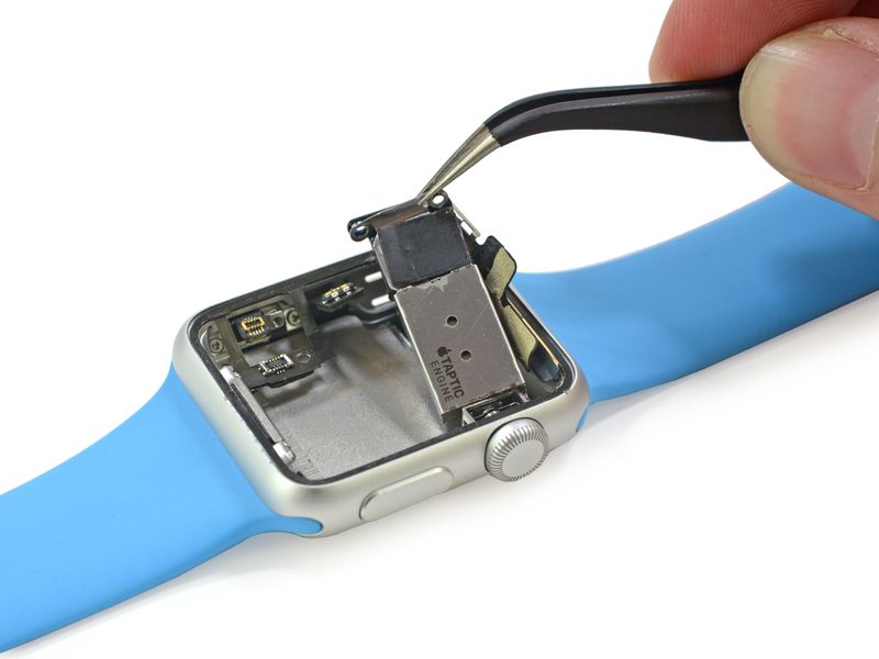 Apple Watch Sport Taptic Engine iFixit 002