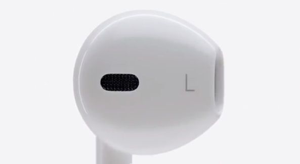 Apple EarPods (air holes 004)