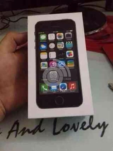 iPhone 5S packaging (tweaked Home button, CTechCN.com 001)