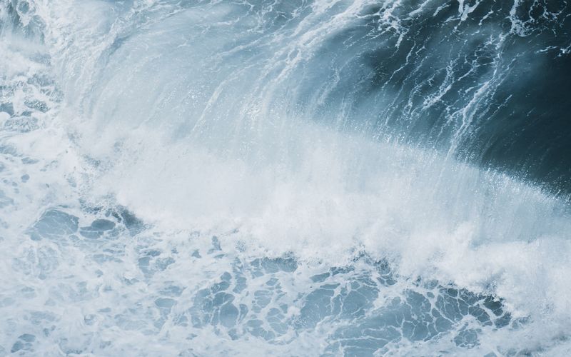 Riptide_-_MacBook_Wallpaper NOMAD