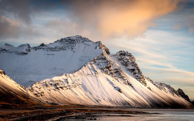 mountain wallpaper Morning_Light_-_MacBook_Pro_Wallpaper
