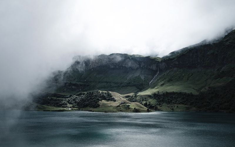 Sanoma_-_MacBook_Pro_Wallpaper