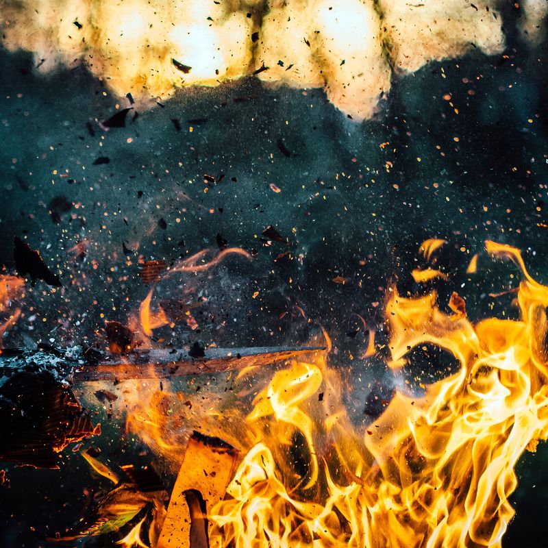 papers-co-na94-wood-explosion-fire-art-40-wallpaper