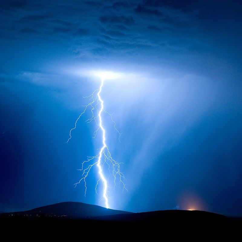 apple_wallpaper_psionic-storm_ipad_retina_parallax