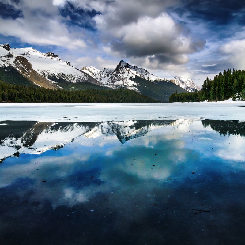 03749_deepblue_2048x2048