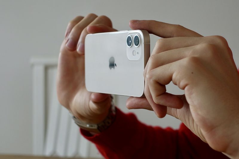 Hold iPhone 12 Camera Landscape - Pixabay
