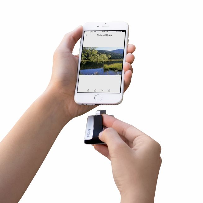 SanDisk iXpand Flash Drive (image 003)