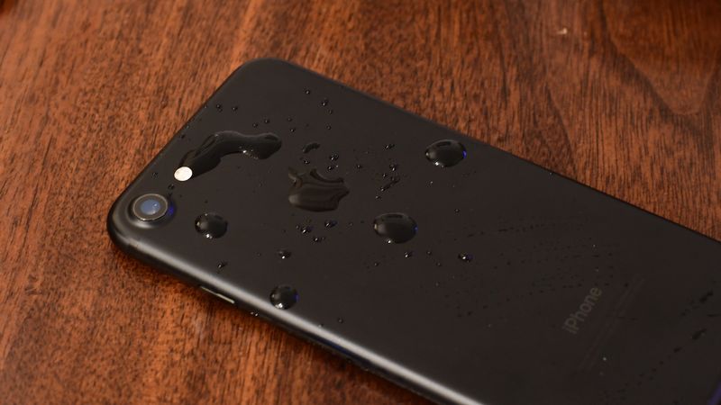 iPhone 7 Wet