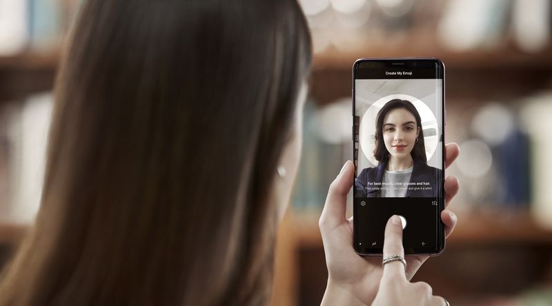 Samsung se moque de l'encoche de l'iPhone X et présente Animoji