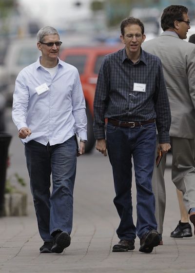 Tim Cook and Akamai CEO Paul Sagan