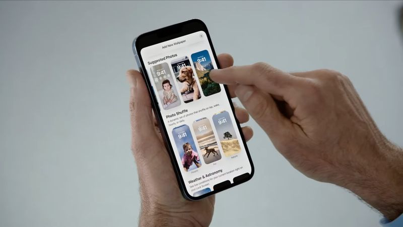 Picking a custom wallpaper using iOS 16