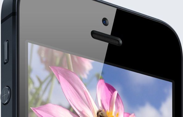 iPhone 5 (black, left angled, display 001)