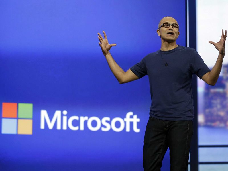 Satya Nadella critique l'iPad: Microsoft PDG attaque Apple