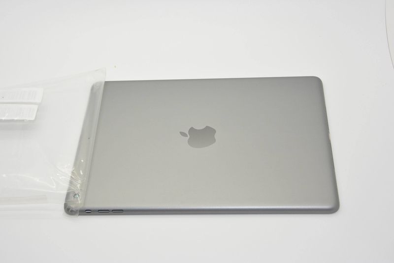 Photos Haute Résolution de la Coque de l'iPad 5 Space Grey